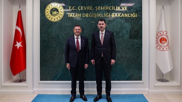 Bakan Kurum, Çekmeköy Belediye Başkanı Çerkez'i kabul edip kentsel dönüşümü görüştü