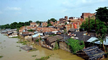 Hindistan ve Nepal'de sel ve heyelanlarda 83 kişi hayatını kaybetti