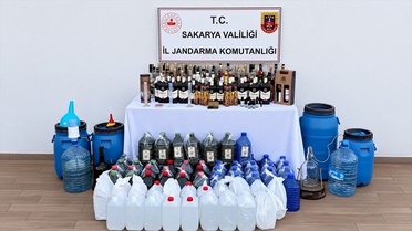 Sakarya Karasu'da 400 litre etil alkol ele geçirildi, 1 şüpheli gözaltına alındı