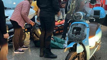 Sinop'ta kamyonete çarpan motosikletteki 1 kişi hafif yaralandı, hastaneye kaldırıldı