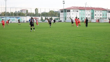 Sivas'ta Filistinli öğrenci takımıyla Sivas Gücü, dostluk maçında 2-2 berabere kaldı