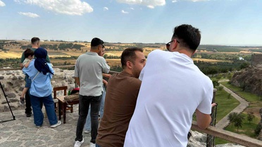 Diyarbakır'da SOLOTÜRK'ün çevre tanıma uçuşu Hevsel ve İçkale çevresinde izlendi