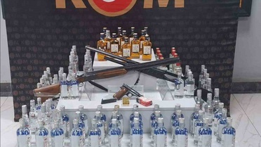 Uşak'ta kaçak alkol ve sigara operasyonunda 4 kişi hakkında adli işlem başlatıldı