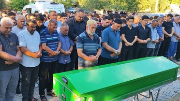 Adana Kozan'da otomobile çarpan motosiklet sürücüsü son yolculuğuna uğurlandı