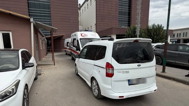 Adıyaman'da ambulans girişini kapatan araç kaldırıldı, sürücüye ceza kesildi