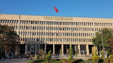 Ankara'da 45 şüpheliye yasa dışı bahis operasyonu düzenlendi, 36'sı gözaltına alındı.