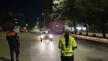 Aydın'da polis huzur uygulamalarıyla şüpheli araç ve şahısları denetliyor