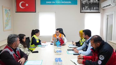 Beşiktaş Belediyesi sağanak yağışa karşı çalışmalarını kriz merkezinden yürütüyor