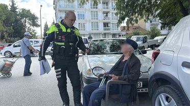 Burdur'da 85 yaşındaki sürücü kızının ihbarıyla trafikte durduruldu