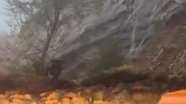 Bursa'da Uludağ yolunda heyelan ulaşımı kesti, Karayolları ekipleri yolu açtı