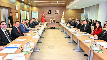 Denizli Valisi Köşger, sosyal yardım vakıflarında Türkiye ortalamasını aşmayı istedi