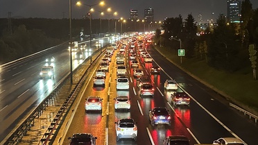 İstanbul'da akşam saatlerinde trafik yoğunluğu yüzde 85'e çıktı