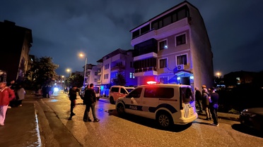 İzmit'te temel kazısı toprak kaymasına yol açtı, yakındaki 2 bina boşaltıldı
