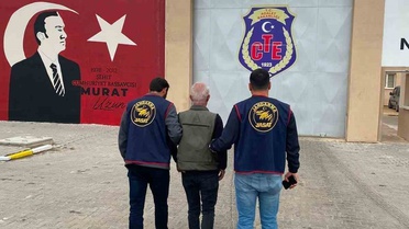 JASAT ekipleri Kırşehir'de kesinleşmiş hapis cezasıyla aranan şahsı yakaladı