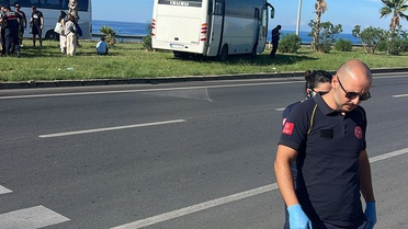 Manavgat Çenger'de tur otobüsü minibüsle çarpıştı, 3 kişi yaralandı