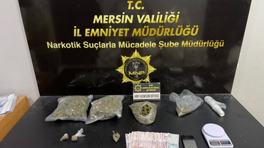Mersin'de operasyonlarda 706 gram metamfetamin ele geçirildi, 3 şüpheli tutuklandı