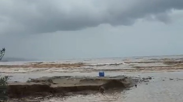 Bursa Mudanya'da sağanak, Eşkel ve Esence'de su taşkınına yol açtı; 4 kişi kurtarıldı