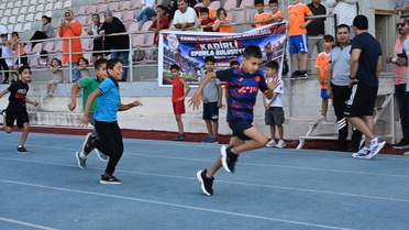 Osmaniye Kadirli'de atletizm şenliğinde 50'si kız 105 ilkokul öğrencisi yarıştı