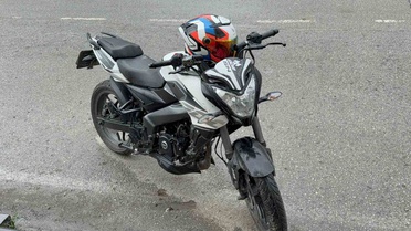 Samsun'da Korhan Ekiz Bulvarı'nda otomobile çarpan motosiklet sürücüsü yaralandı