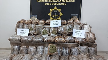 Şanlıurfa'da ekipler otobüste 39 kilo 700 gram sentetik uyuşturucu ele geçirdi