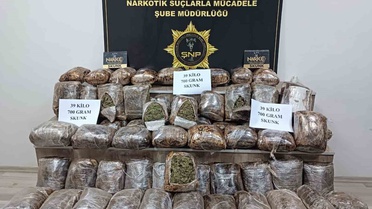 Şanlıurfa'da polis otobüs bagajındaki valizde 39 kilo 700 gram skunk ele geçirdi