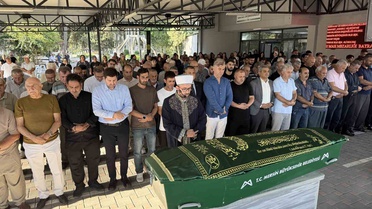 Tarsus'ta kahvehane saldırısında ölen antrenör Mehmet Atlı toprağa verildi