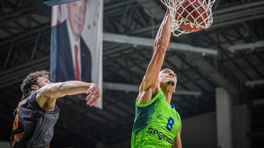 TOFAŞ, BKT Avrupa Kupası C Grubu'na 82-69'luk Niners Chemnitz galibiyetiyle başladı