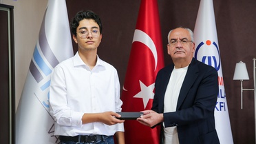 İŞGEM yöneticisi, TUA Astro finalinde ilk 10'a giren Vanlı öğrencileri ödüllendirdi
