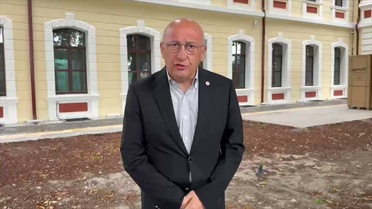 Utku Çakırözer, X ve Meta'yı erişim engellerinin hesabını Meclis'te vermeye çağırdı
