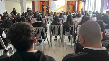 Afyonkarahisar İl Emniyet Müdürlüğü, lise öğrencilerine 112 ve güvenlik eğitimi verdi