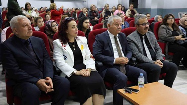 Aksaray'daki Fatih Sultan Mehmet Ortaokulu'nda velilere bağımlılık eğitimi verildi