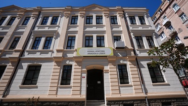 ASIRLIK MEKTEPLER - Kadıköy'deki Kemal Atatürk Anadolu Lisesi bir asırdan fazladır öğrenci yetiştiriyor