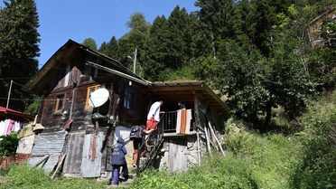 Rize Ayder'de 109 yaşındaki Sabriye Gündoğdu'nun tedavisi evinde yapıldı