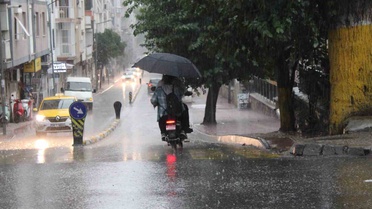 Aydın Efeler'de sağanak vatandaşları hazırlıksız yakaladı, belediye çalışma başlattı