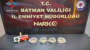 Batman'da araçta 400 gram sentetik kannabinoid bulundu, 2 şüpheliden biri tutuklandı