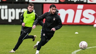 Vlahovic, Beşiktaş'ın Kocaelispor maçı hazırlığında takımdan ayrı çalıştı