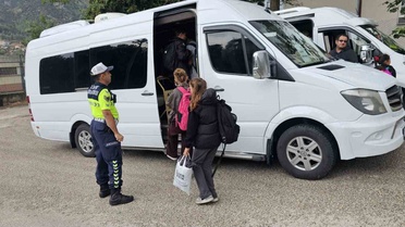 Bilecik'te jandarma, il genelinde okul çevresi denetimini 80 personelle yaptı