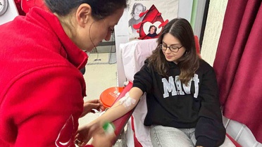 Düzce'deki kız yurdunda öğrenciler ve personel Kızılay için gönüllü kan bağışladı