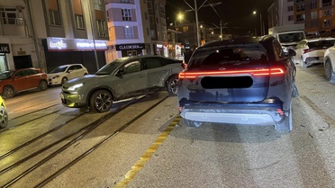 Eskişehir'de raylar üzerindeki kaza SSK-BATIKENT tramvay seferlerini aksattı