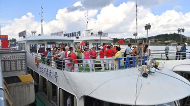 16 Eylül'de açılan Pinglu Kanalı, Guangxi'de tekne turlarıyla turizmi canlandırıyor