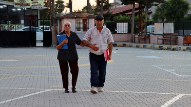 Hatay'da 72 yaşındaki Şüheyli çifti, okuma yazma kursunu tamamlayıp okuryazar oldu
