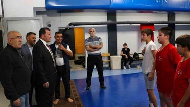 Kayseri Gençlik ve Spor İl Müdürü Kabakcı, Gevher Nesibe'de voleybol maçı izledi