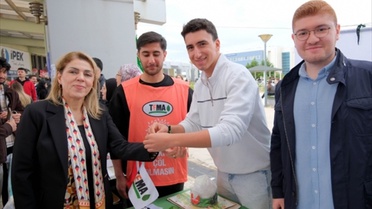 Kırklareli Üniversitesi'nde kulüp tanıtım etkinliği bando gösterisiyle başladı
