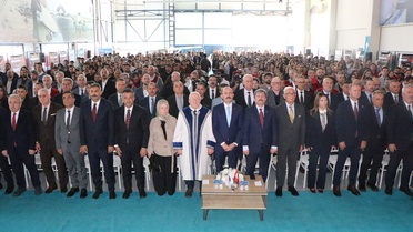 SAMÜ'de gelir adaletsizliği dersinin ardından Mehmet Muş'a fahri doktora verildi