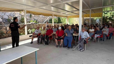 Muğla Fethiye huzurevi personeli yangın tatbikatında tahliye ve söndürme eğitimi aldı