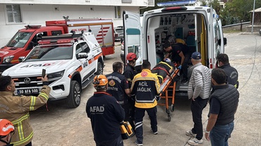 Nevşehir'de asansör kabini yerleştirilirken boşluğa düşen 2 işçi yaralandı