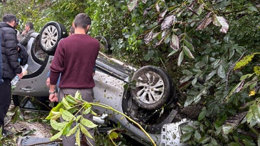 Ordu Kabataş'ta otomobil ıslak zeminde ağaca çarparak devrildi, 1 yolcu yaralandı