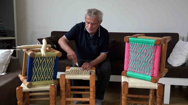 Yanlış teşhisle görme engelli Ahmet Turan, Rize Güneysu'da yarım asırdır iskemle örüyor