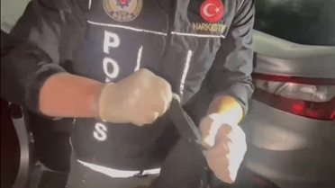 Erenler'de durdurulan araçtan bonzai hammaddesi çıktı: 6 kişiden 5'i tutuklandı