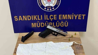 Sandıklı'da baskında 900 içimlik uyuşturucu ele geçirildi, 2 şüpheli tutuklandı